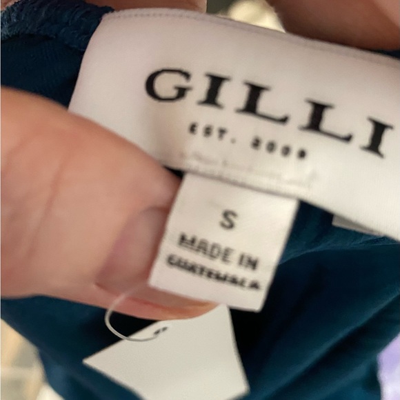 NWT Beautiful Light Weight Pull on Blouse with Elastic Neckline Size S, M, L 🤩 - Picture 4 of 4